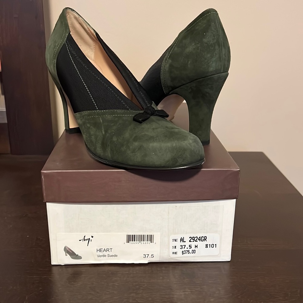 Green and Pumps
